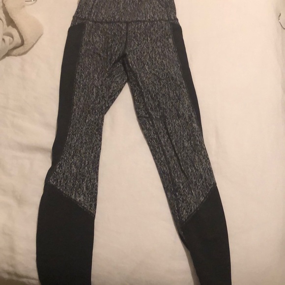 Size 6 yoga pants-go with jacket size 6 lululemon - Picture 2 of 3